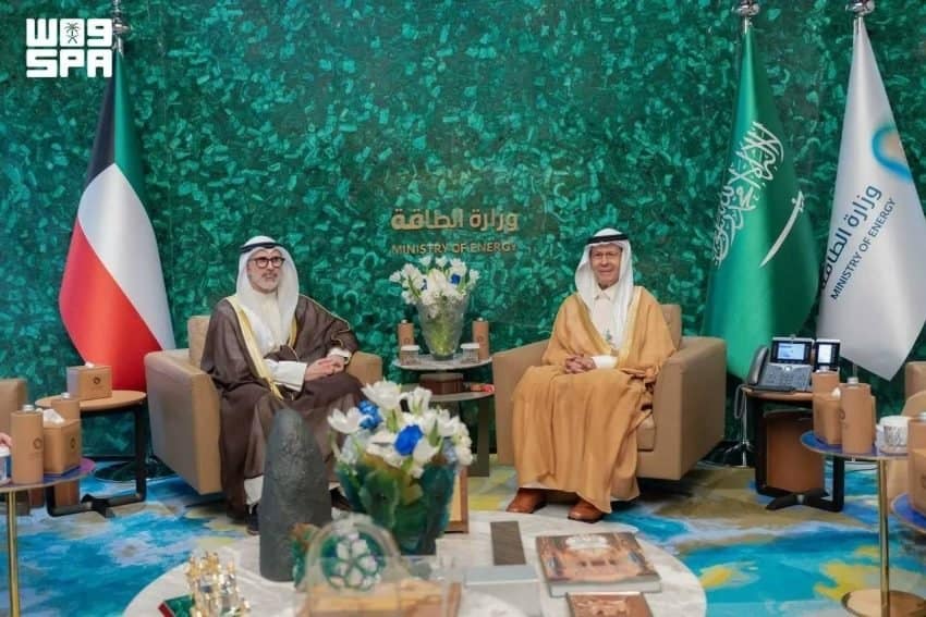 وزير الطاقة السعودي يبحث مع وزير الخارجية الكويتي تعزيز التعاون في الطاقة والصناعة