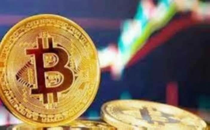 بيتكوين تتجاوز 85 ألف دولار مسجلة أعلى مستوى منذ يناير
