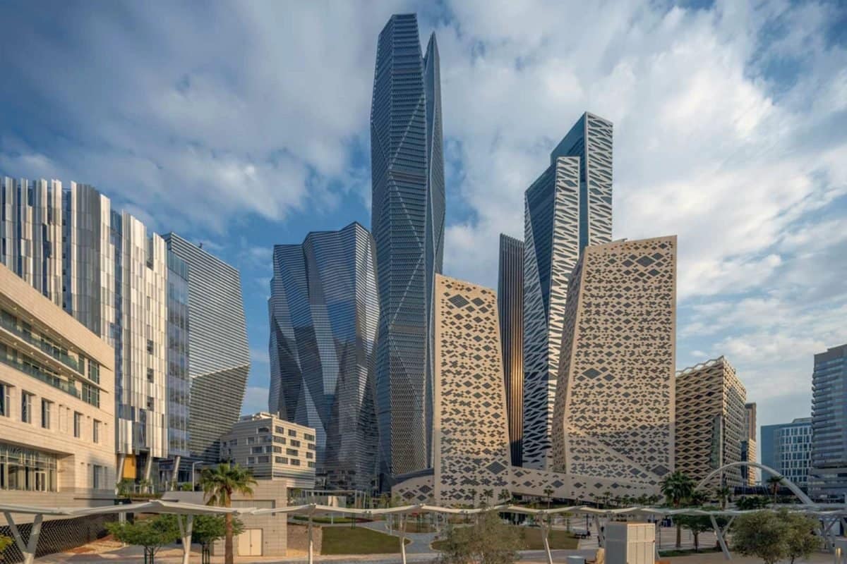 صندوق الاستثمارات العامة يطلق «توريد» لمنتجات تمويل سلاسل الإمداد في السعودية