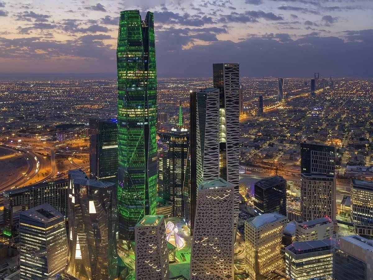 «فيتش» تتوقع ارتفاع الدين السعودي إلى 39% من الناتج المحلي بحلول 2028