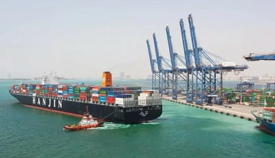 أعلنت هيئة النقل عن منح استثناء مؤقت للسفن السعودية والأجنبية يسمح لها بمواصلة العمل رغم انتهاء بعض الوثائق والشهادات المطلوبة