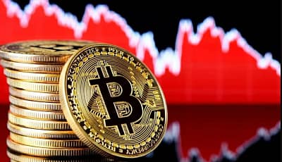 البيتكوين تستعيد الزخم وتتجاوز 63 ألف دولار بدعم من إشارات شراء جديدة