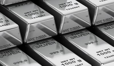 الذهب يرتفع عند التسوية و10% خسائر الفضة أسبوعياً