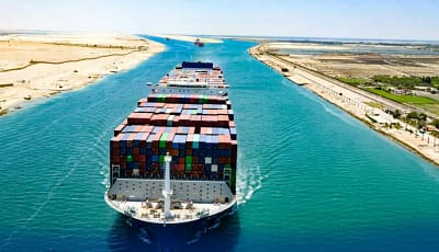 الحكومة المصرية تحسم الجدل: قناة السويس ليست للبيع أو الرهن