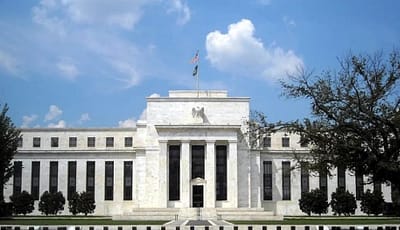 الفيدرالي الأمريكي يرفع الفائدة ربع نقطة إلى نطاق 3.75% و4% لمواجهة تضخم متفاقم