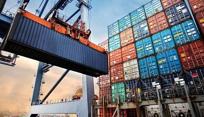 الصادرات السعودية غير البترولية ترتفع 2.5% في أغسطس إلى 17.31 مليار ريال