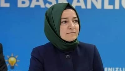 استقالة بتول سايان كايا من مناصبها في حزب العدالة والتنمية على خلفية أزمة صناديق الاستثمار