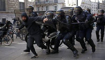 أكثر من 50 مصابًا في احتجاجات بفرنسا