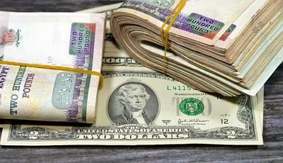 الدولار يتجاوز 55 جنيهاً في مصر مسجلاً مستويات قياسية جديدة