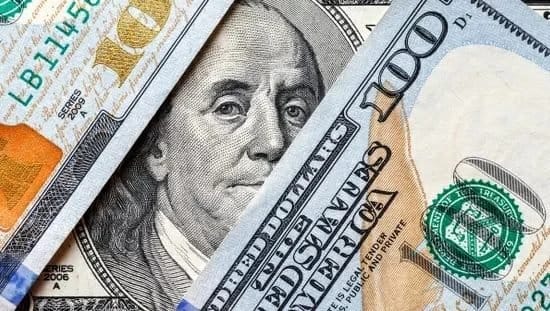 تراجع الدولار مع ترقب قرار الفيدرالي ومخاوف تضخم النفط