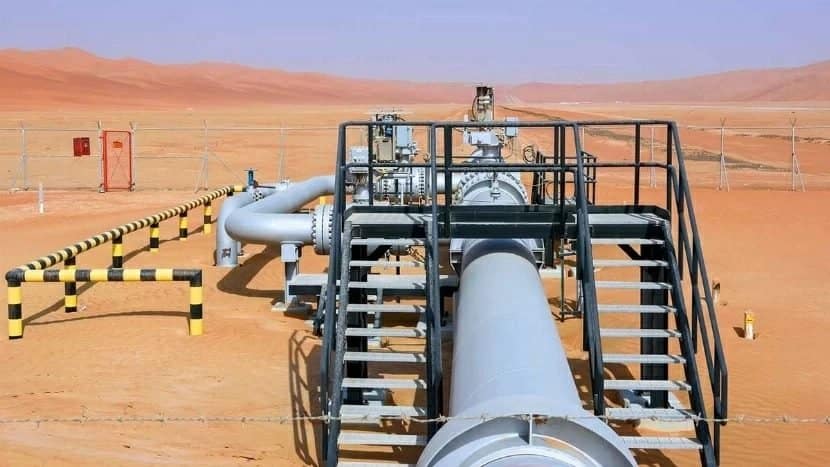 السعودية تستأنف تصدير النفط عبر خط أنابيب شرق-غرب وسط تقلبات جيوسياسية