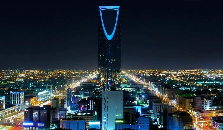 استطلاع بلومبرج يتوقع نمو الاقتصاد السعودي 0.6% في 2026 و6.1% في 2027