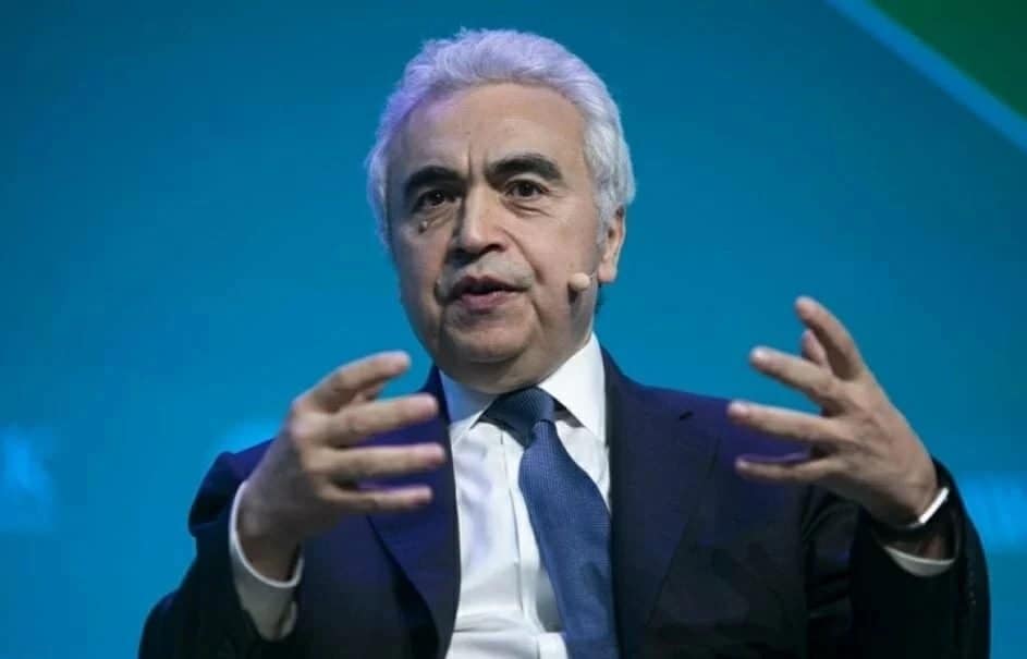 وكالة الطاقة الدولية تبحث طرح مزيد من مخزونات النفط في الأسواق